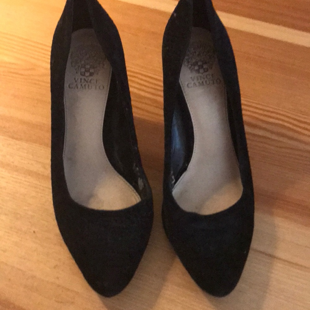 Vince Camuto black soft suede material